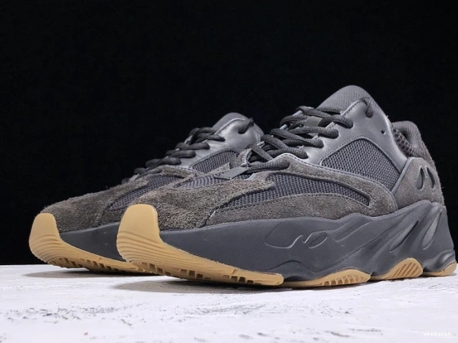 Utility Adidas 700 Boost Black FV5304 Yeezy 0725